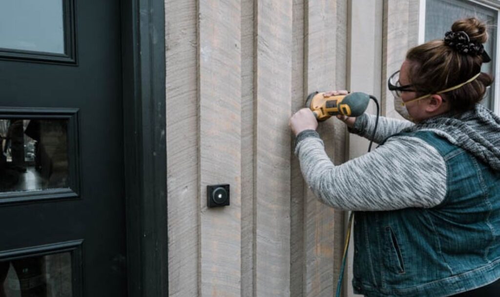 Sanding wood siding