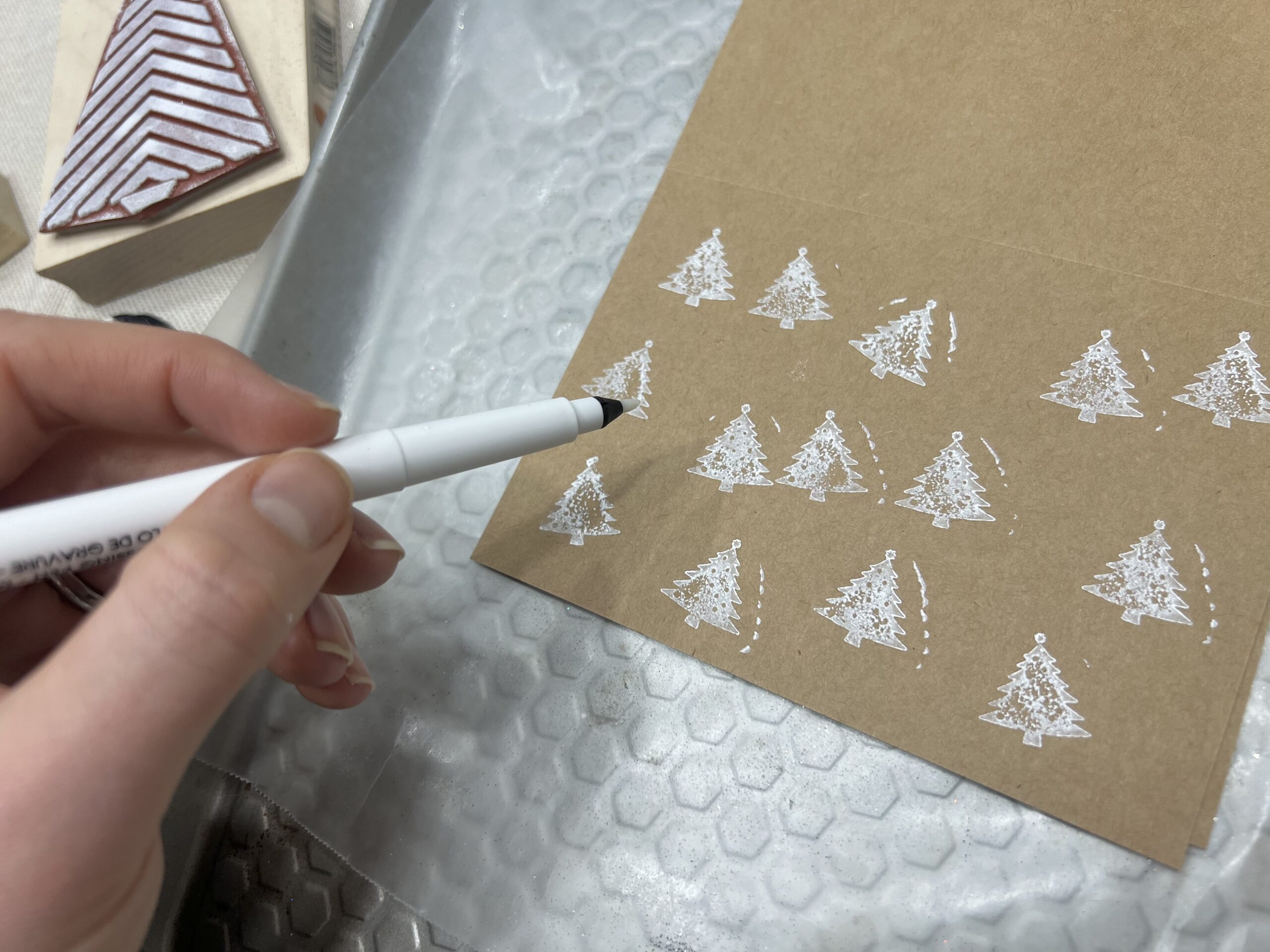 Adding little details to Christmas tree pattern
